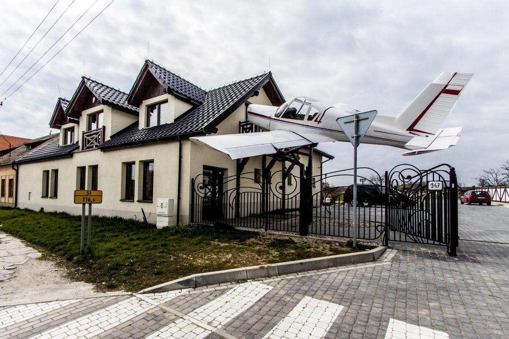 Penzion Cmelak Boleraz Экстерьер фото
